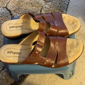 Soft Spots adjustable strap brown leather slides, size 11N